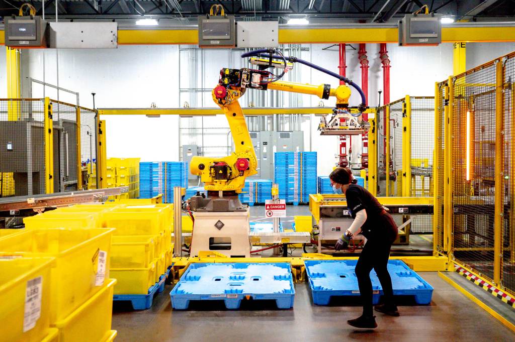 amazon sfruttamento sorveglianza lavoratori