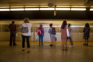 toronto-woman-pushed-on-to-ttc-subway