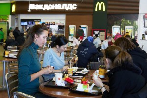 Waralaba resto cepat saji Barat tutup di seluruh Rusia Tiruan McDonald's bermunculan