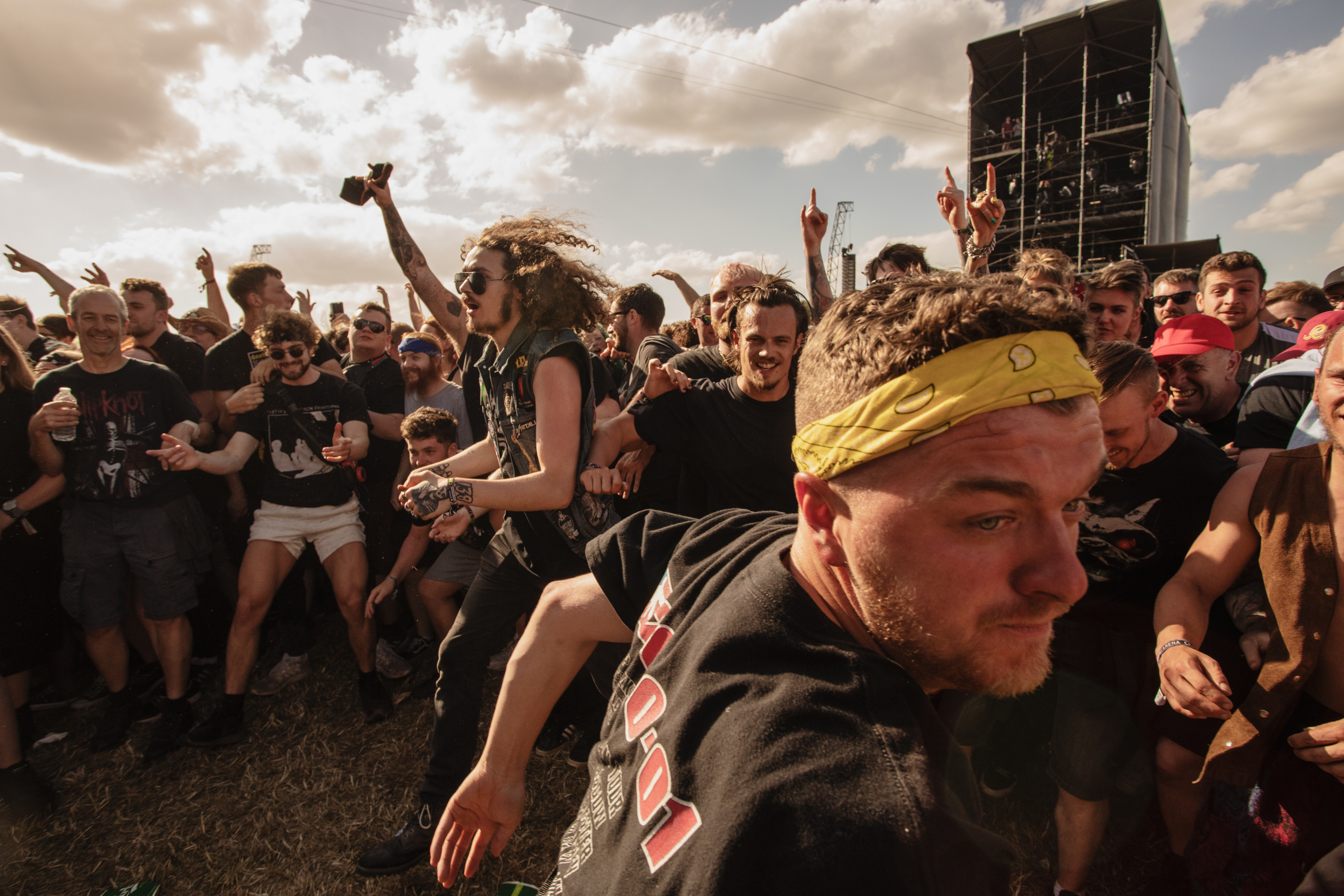 Mosh pit at Skindred