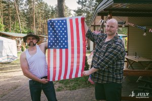 Poolse LARPers die een Amerikaanse Onafhankelijkheidsdag in Ohio naspelen.