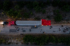 san-antonio-migrant-deaths-tractor-trailer (1)