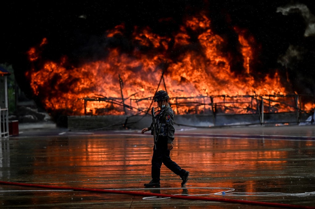 perayaan hari narkotika internasional 26 juni 2022 di asia polisi bakar jutaan barbuk narkoba