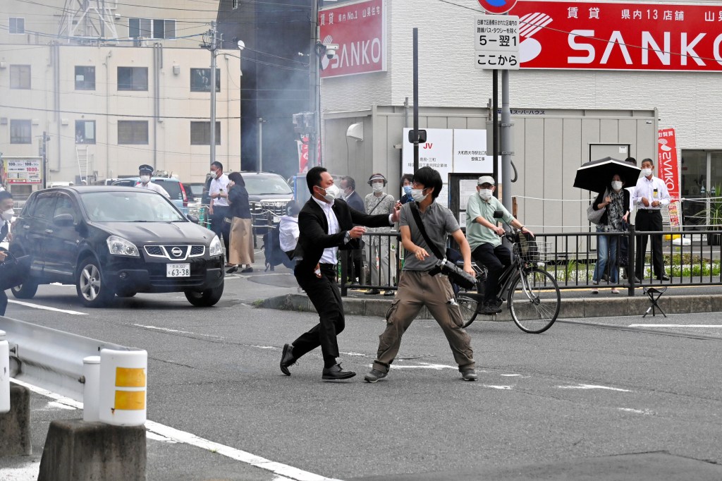 Tetsuya Yamagami menembak mantan PM Jepang Shinzo Abe karena terkait gereja unifikasi korsel yang bikin ibunya bangkrut