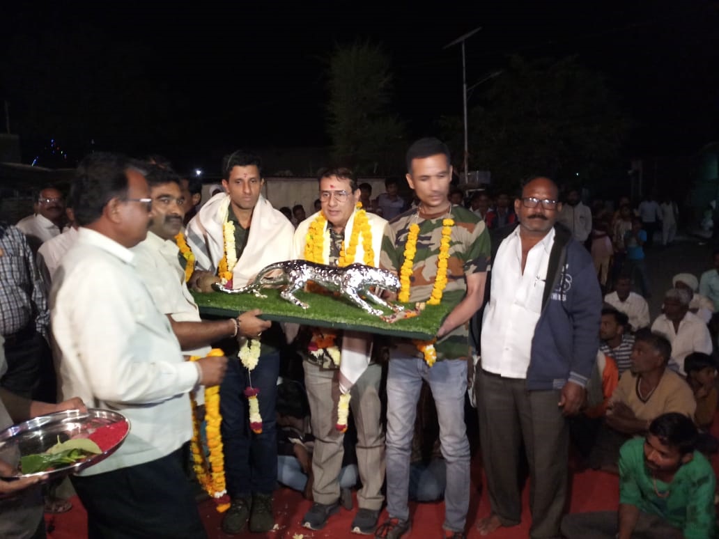 The team led by Nawab Shafath Ali Khan were gifted a silver tiger, leading to animal rights activists labelling the operation as a trophy hunt.