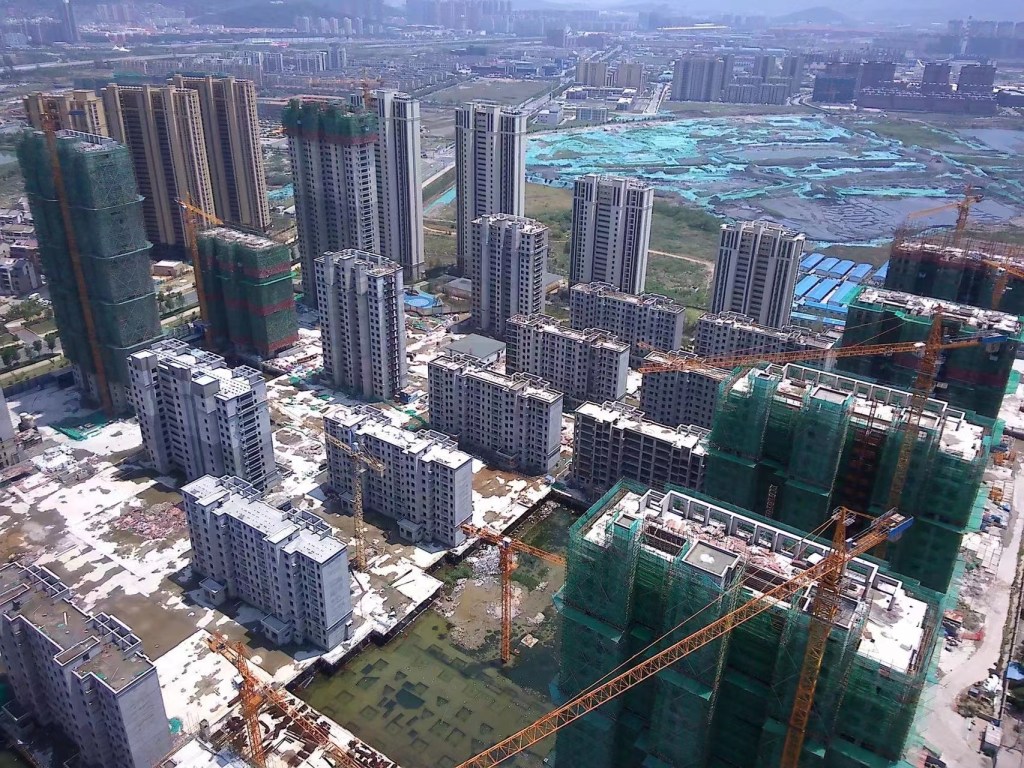 CONSTRUCTION OF THE RESIDENTIAL COMPLEX YUELONGFU STOPPED SINCE NOVEMBER. PHOTO: COURTESY OF INTERVIEWEE