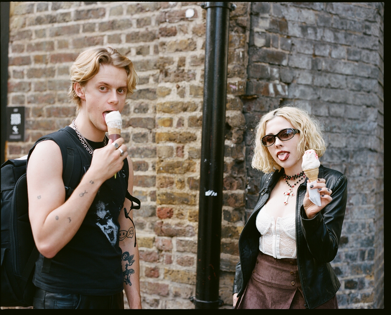 Hugo and Heather from Pale Waves eating ice creams in Camden