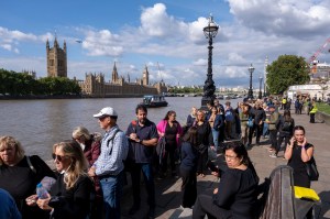 People queueing to see the Queen lying in state