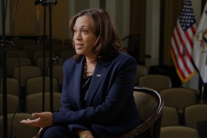 kamala-harris-attacks-abbot-desantis-immigration