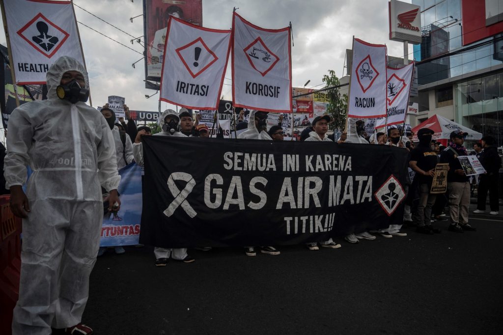 Dokter harun al rasyid diperiksa polda jatim selepas menyatakan gas air mata penyebab kematian korban tragedi kanjuruhan