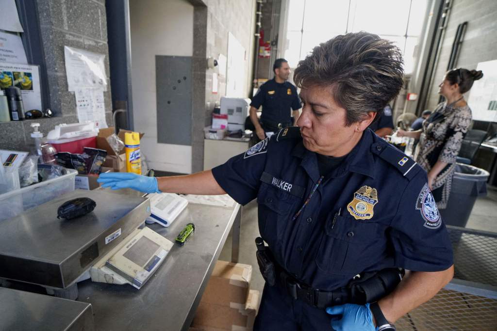 fentanyl-seizures-spike-mexico-border