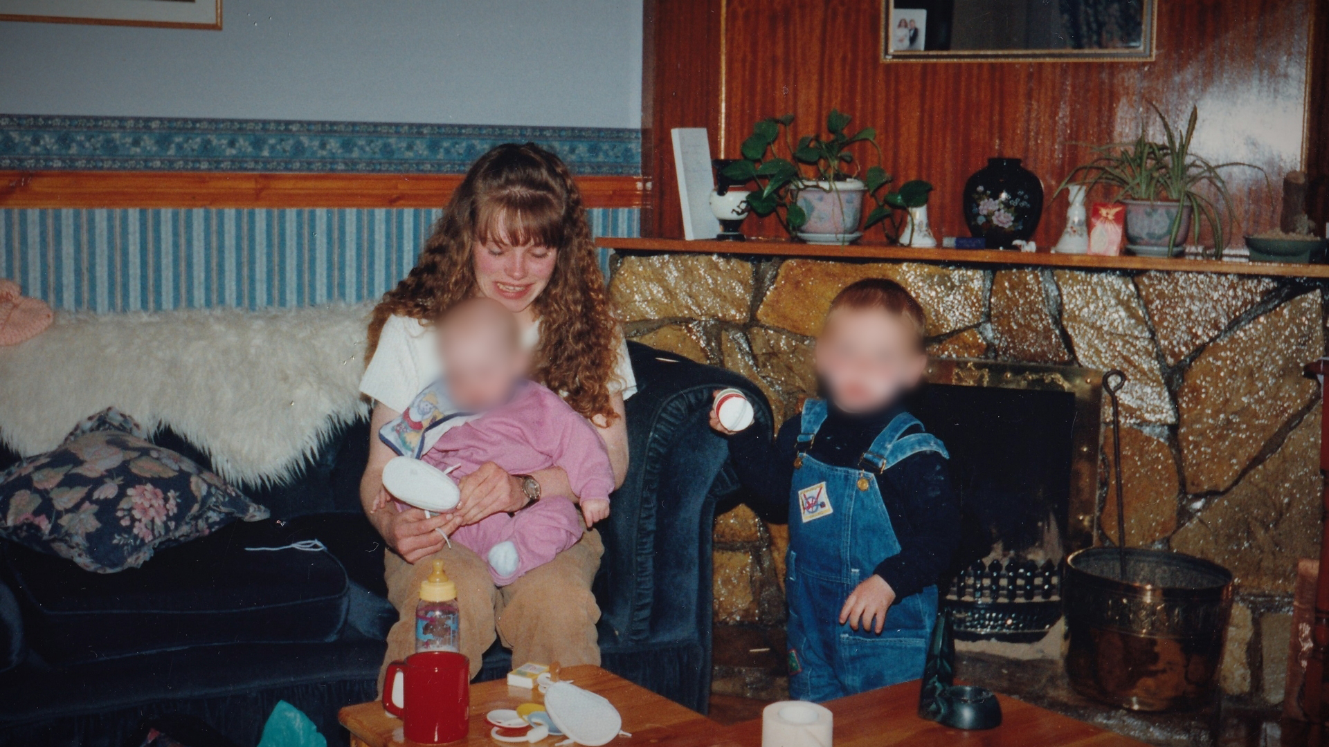 A photo of jessica with her two young children.