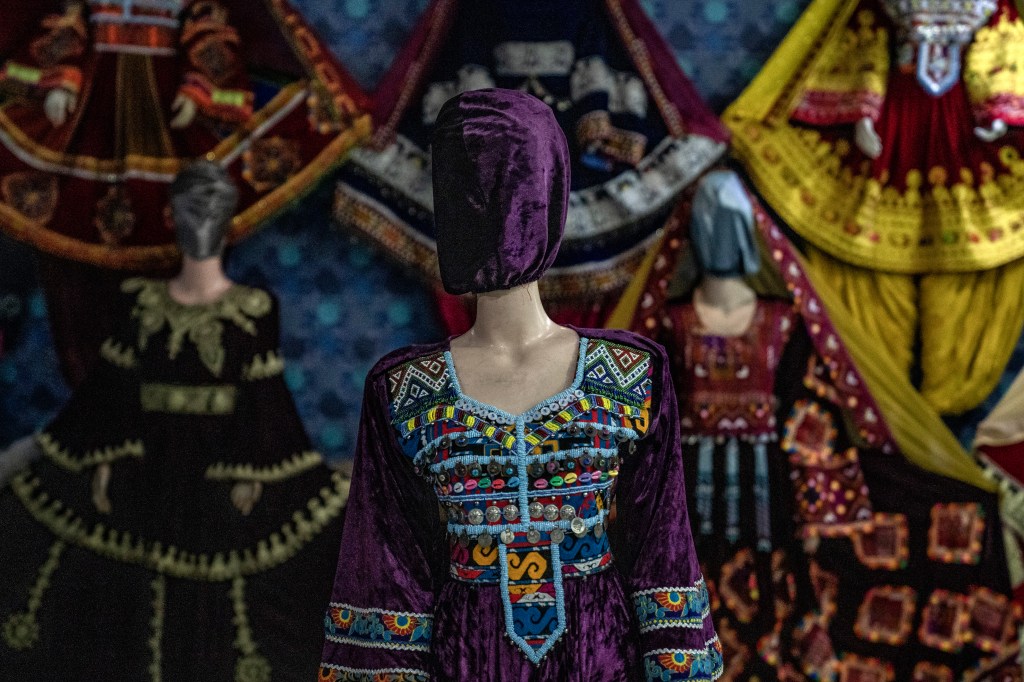 Afghanistan_Mannequins_Photo_Gallery_23015503703569