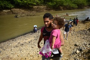 colombian-migrants-lajas-blancas-panama3