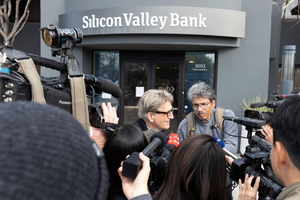 Silicon_Valley_Bank_23072642031157