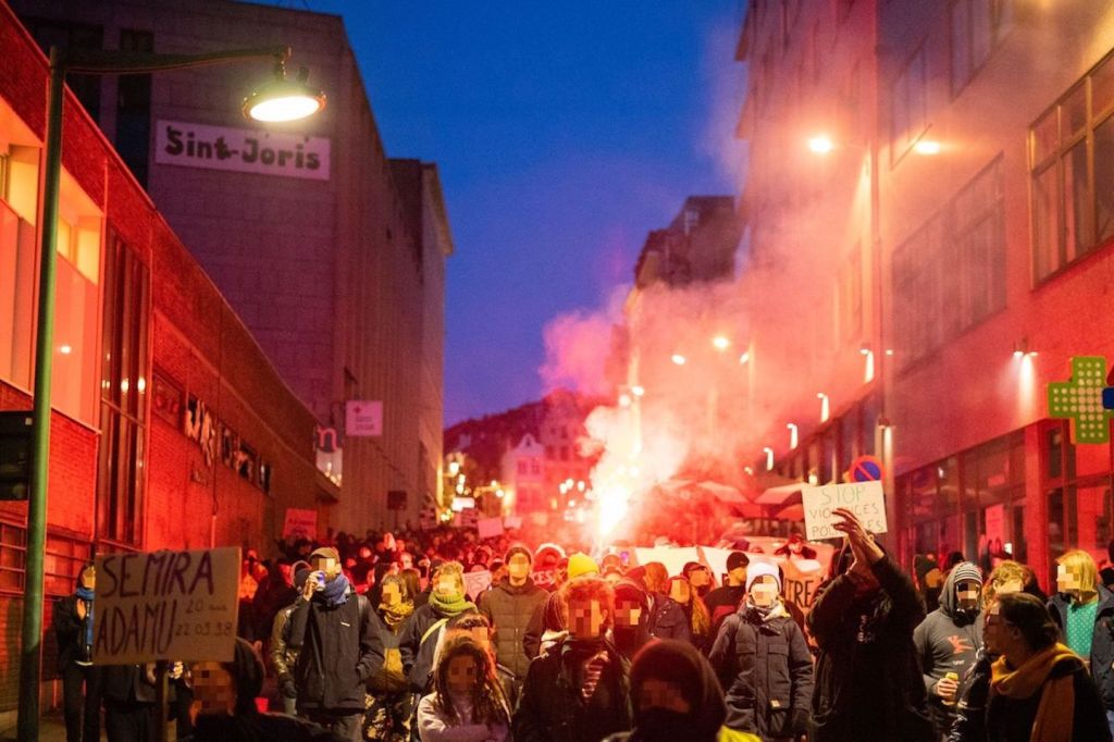 Slachtoffers van politiegeweld worden niet vergeten in protestacties