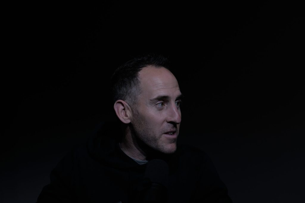 ​Chuck Comeau, saat ngobrol bareng podcast VICE The Daily Fix