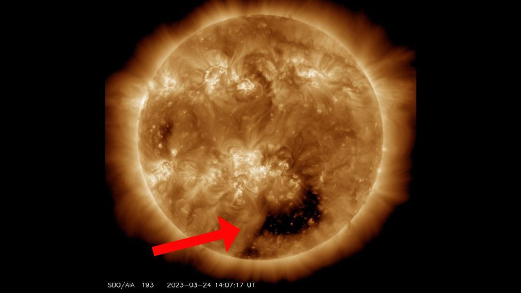 There's a Massive 'Hole' in the Sun the Size of 20 Earths Right Now