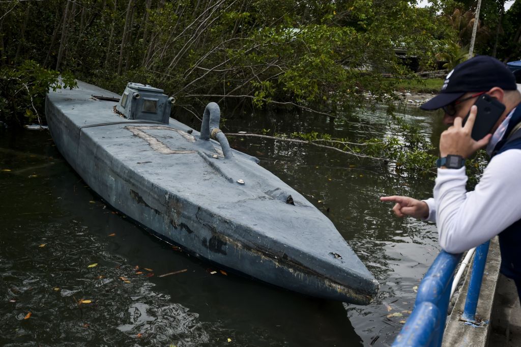 colombia-narco-sub-shipyard-bust