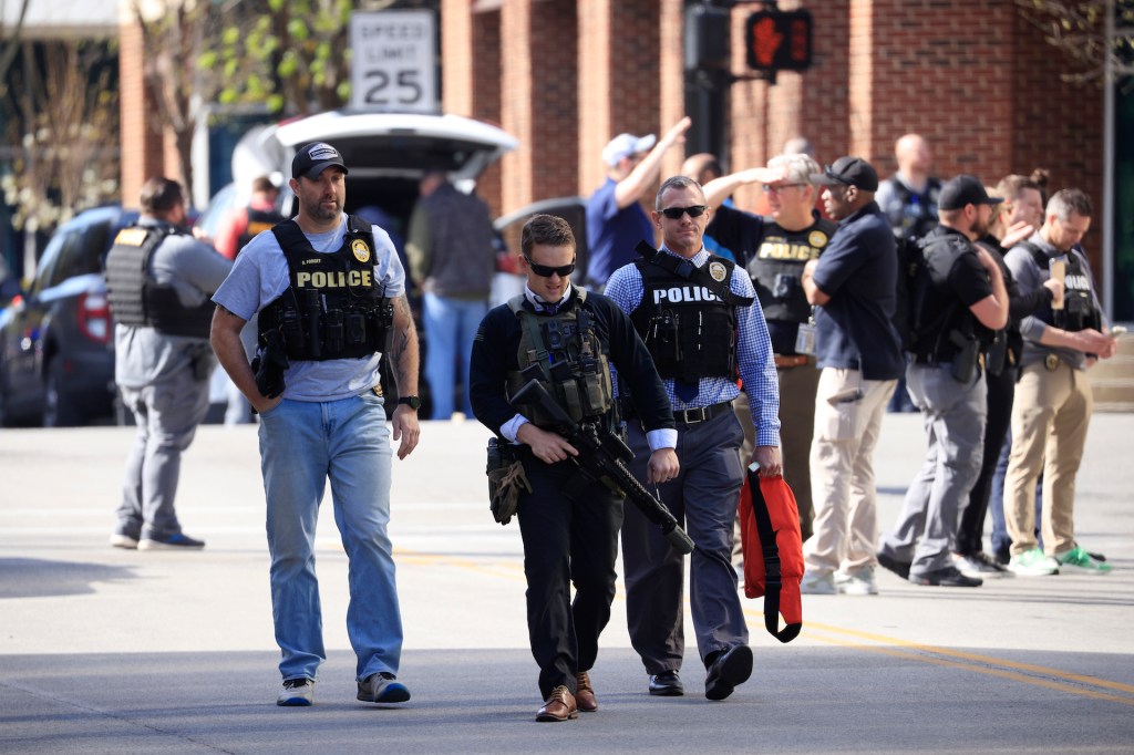 louisville police mass shooter