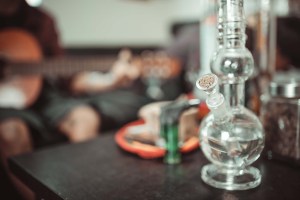 How to Clean Your Bong and Pipes