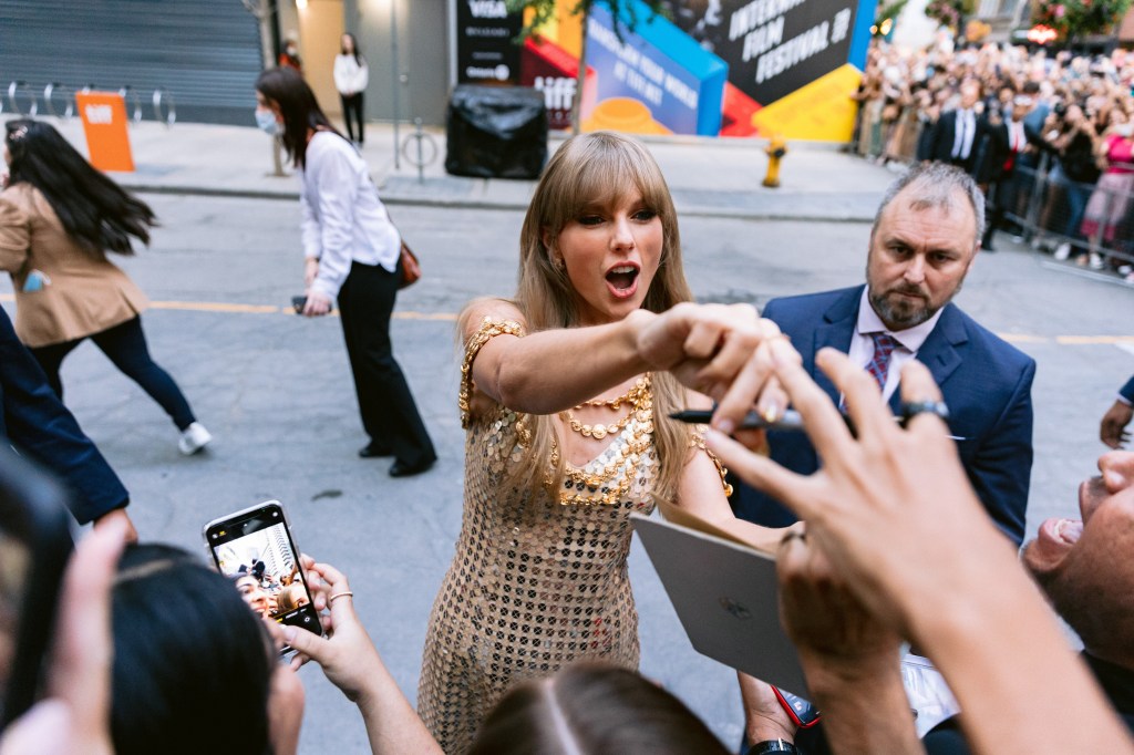 Australia Has No Idea How to Handle the Cult of Taylor Swift