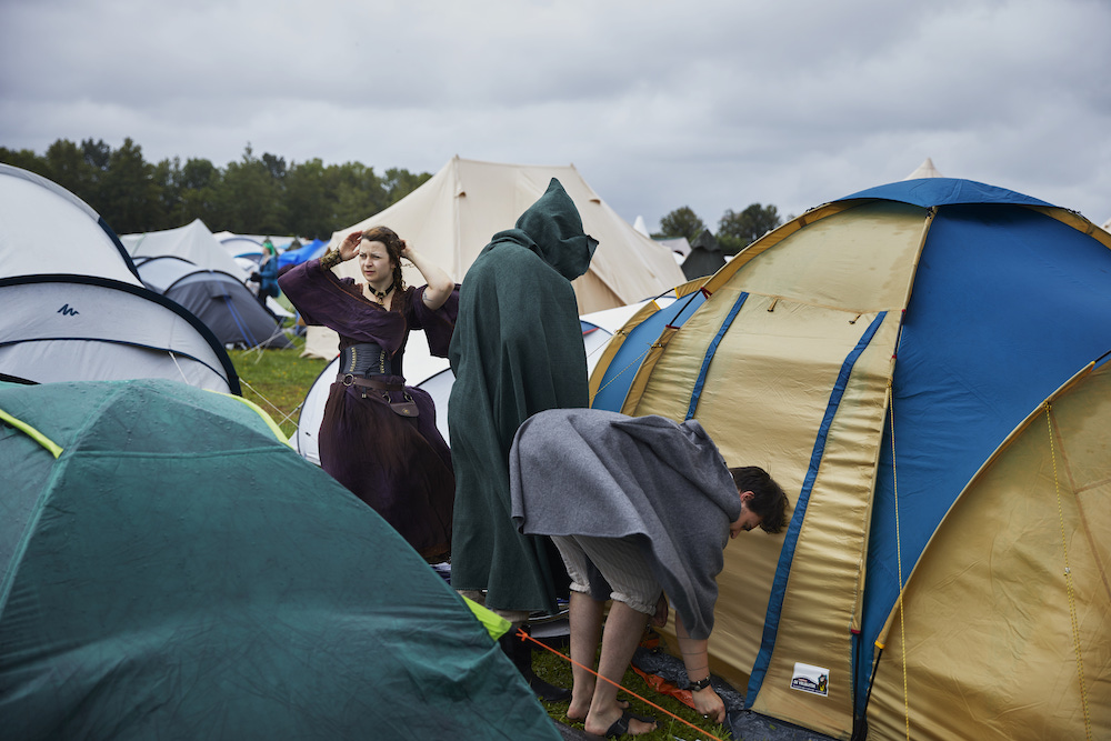 Medieval kleding op de camping van Castlefest