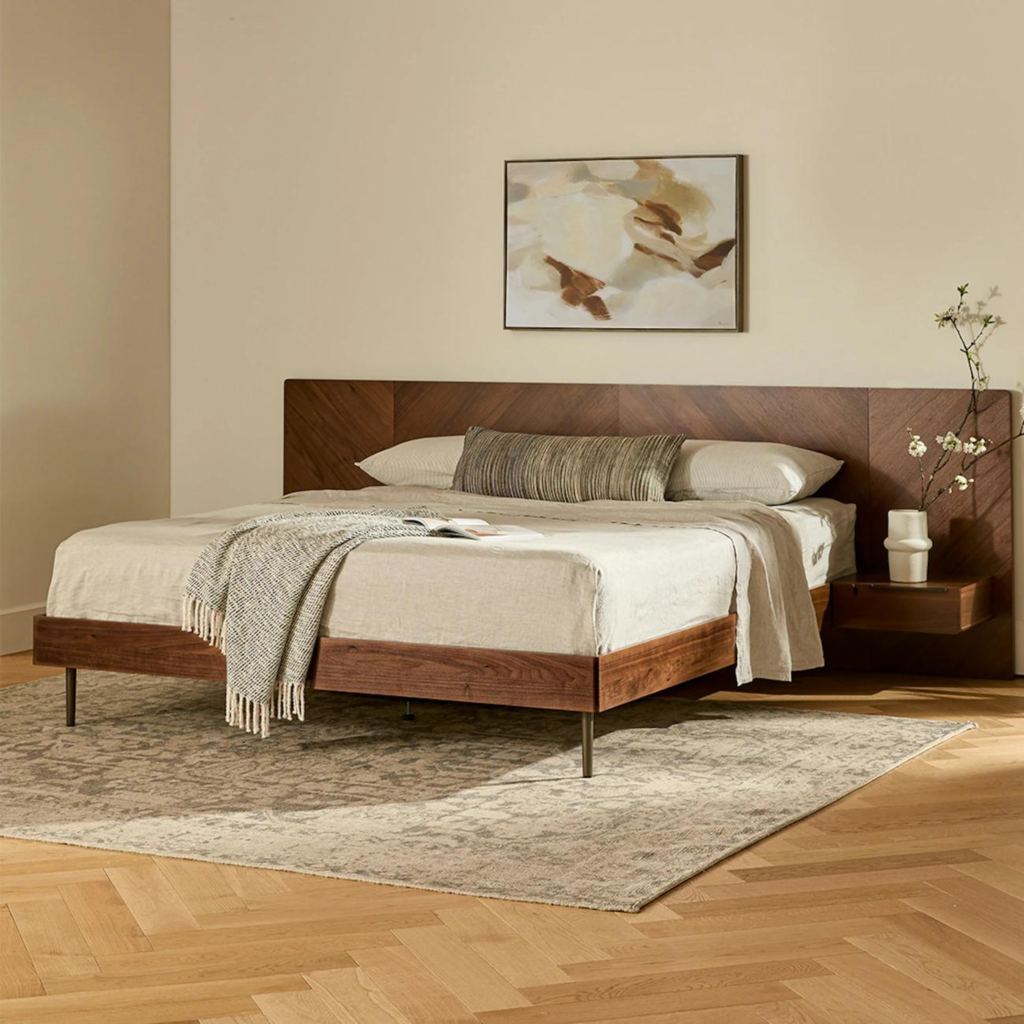 Nera Walnut California King Bed With Nightstands