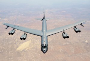 B-52_Stratofortress_assigned_to_the_307th_Bomb_Wing_(cropped)