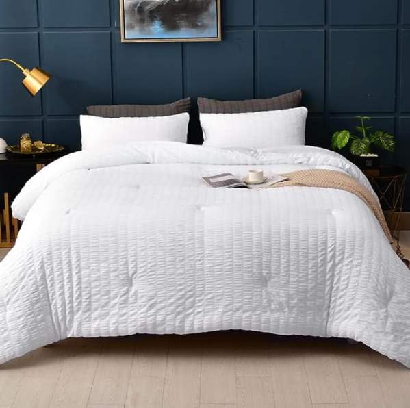 Seersucker Queen Comforter Set