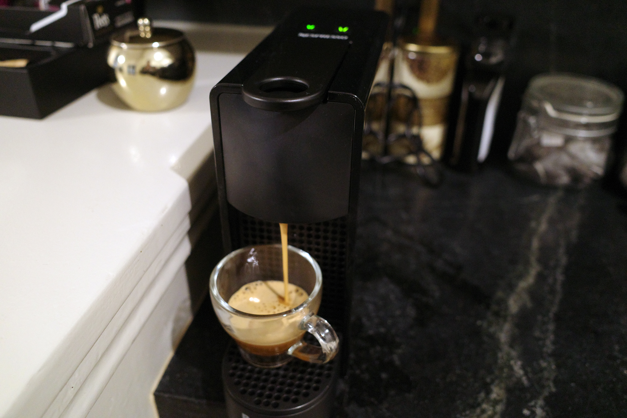 nespresso-essenza-mini-espresso-4.jpg