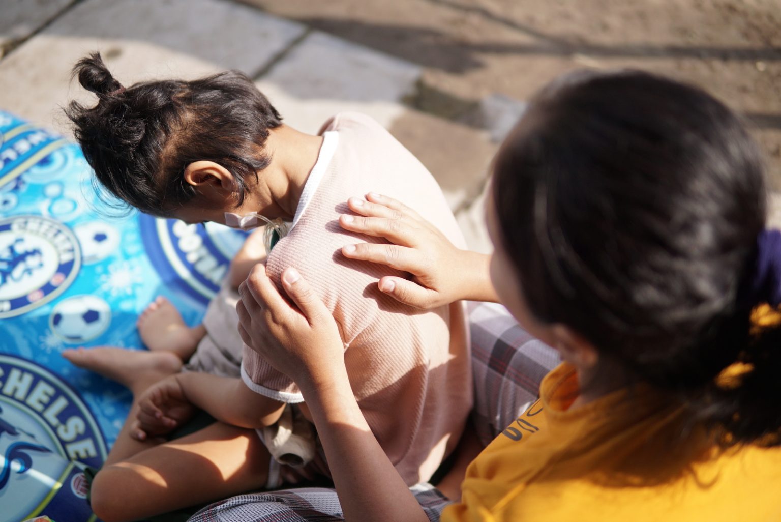 esai foto kisah perempuan hamil melahirkan bpjs kesehatan ruptur urteri kerja perawatan anak project multatuli vice