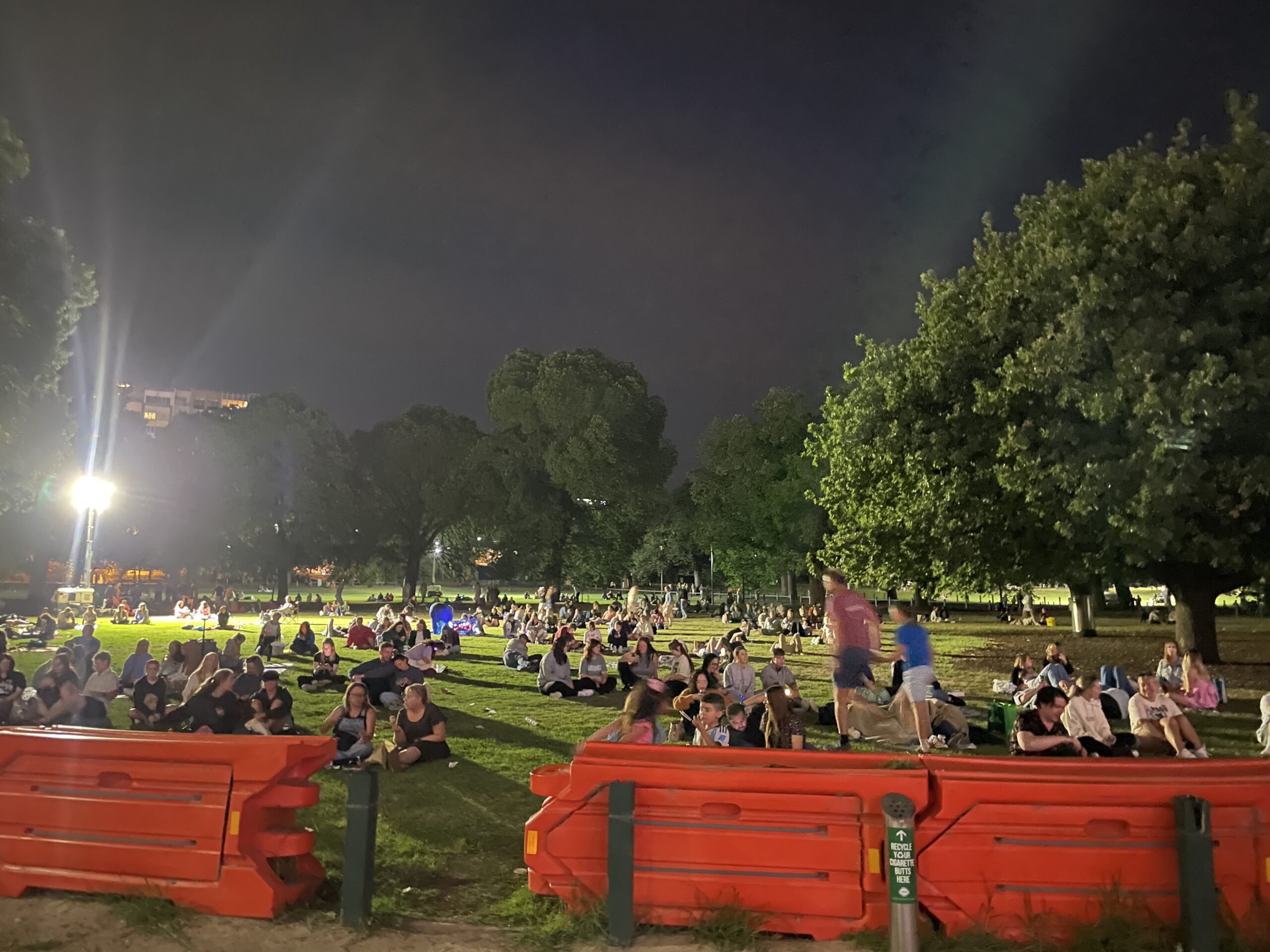 More people waiting in the park for Taylor Swift