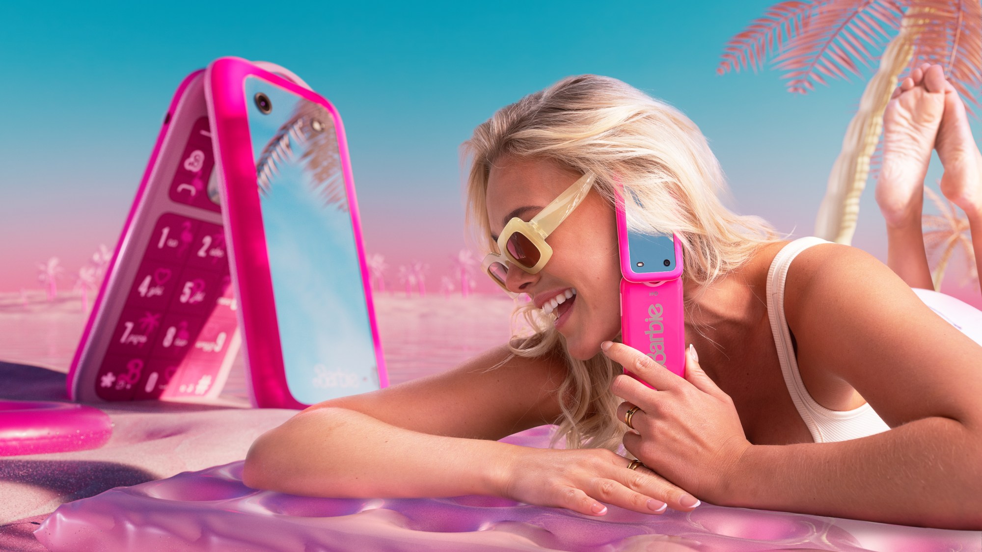 This pink Barbie flip phone is really “stupid”