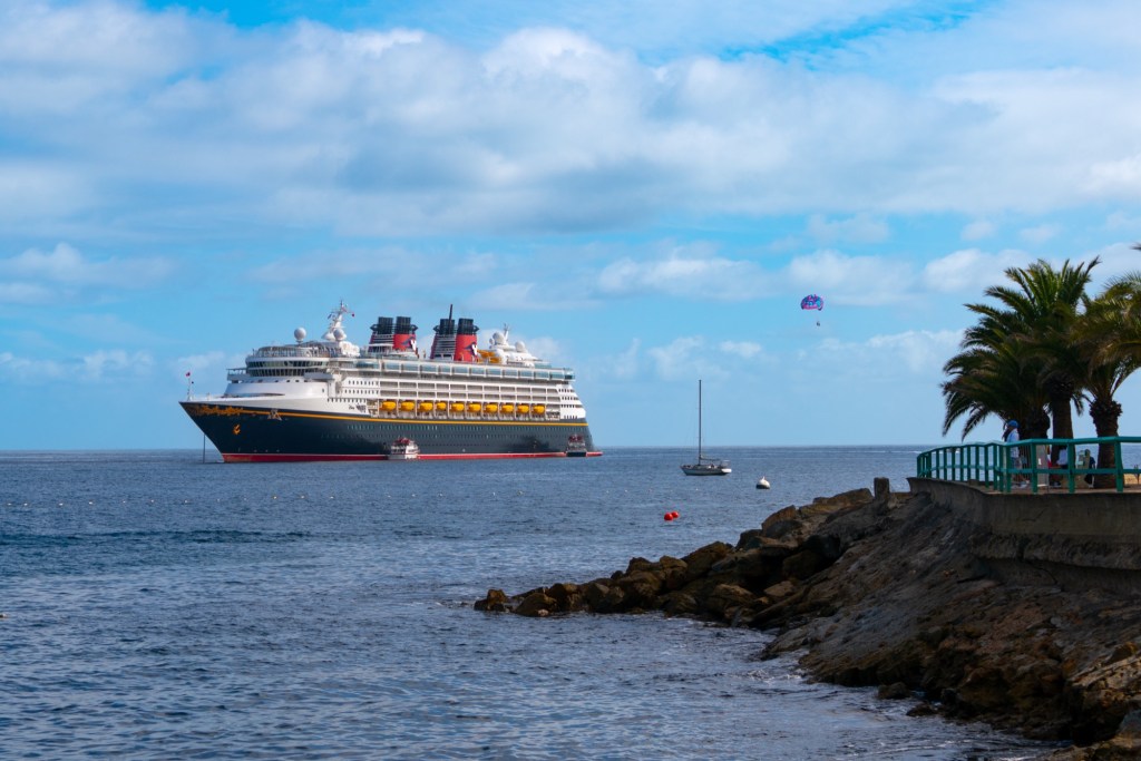 disney cruise ship hurricane