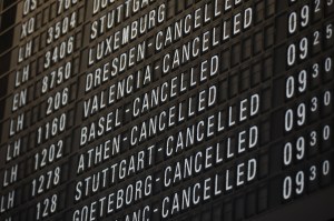 airport workers strike holiday travel