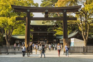 american-tourist-arrested-vandalizing-japanese-shrine