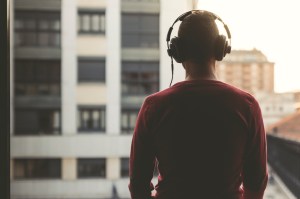 man-with-schizoaffective-disorder-stops-the-voices-with-music