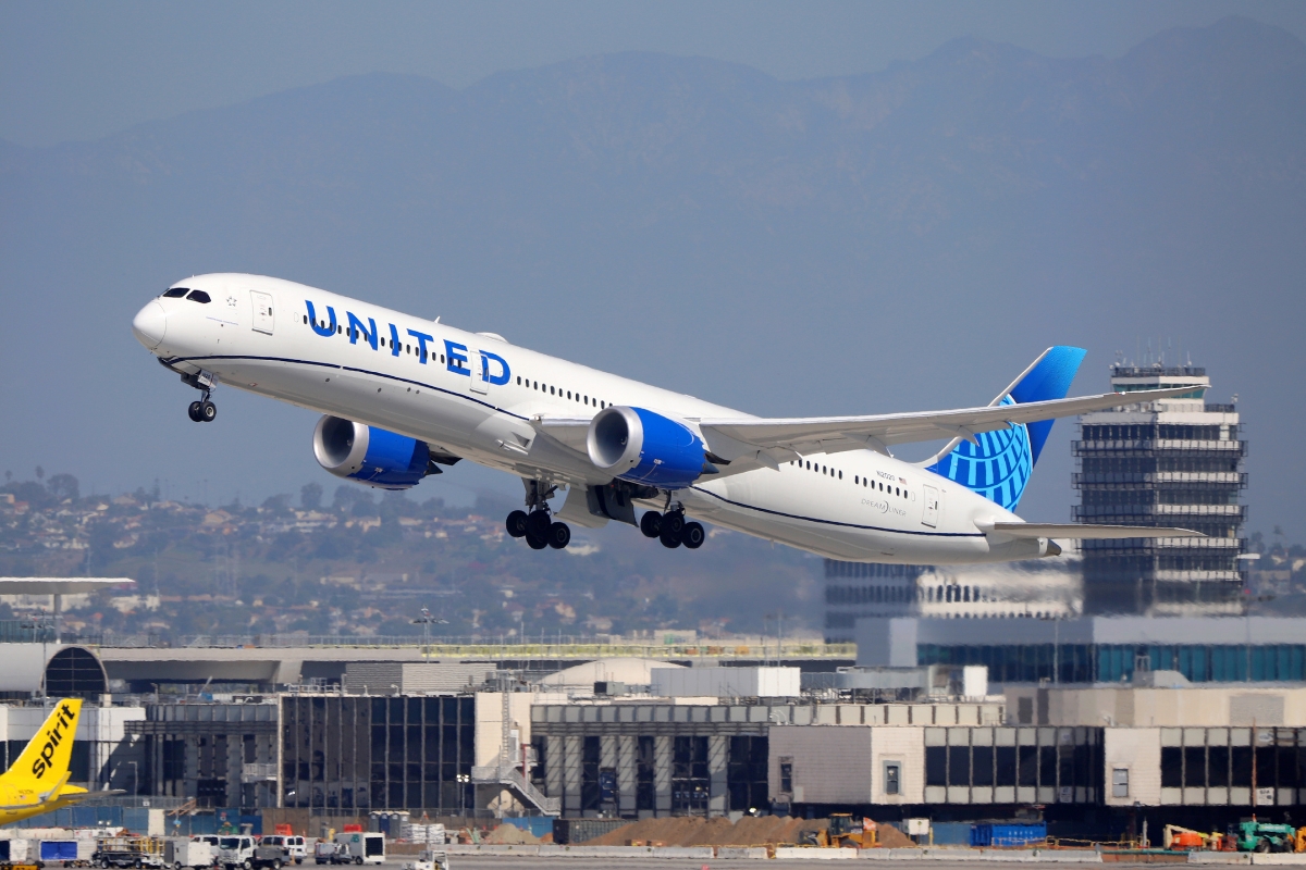 Dead Body Found In Wheel Well Of United Airlines Plane