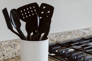 that-recent-study-about-the-dangers-of-black-plastic-utensils-it-was-kind-of-wrong