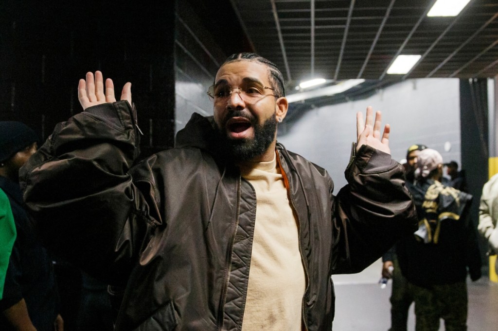 drake-files-yet-another-lawsuit-against-his-own-record-label-alleging-defamation