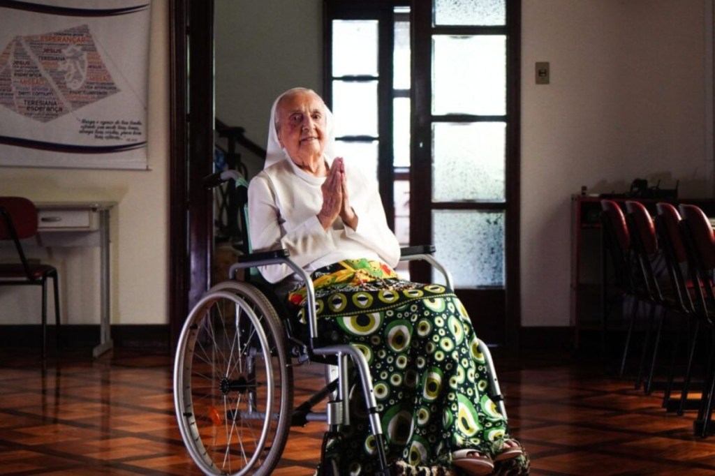 the-worlds-oldest-living-person-is-a-brazilian-nun-who-loves-soccer